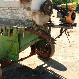MTZ T-28 2013