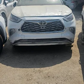 Toyota Highlander 2021