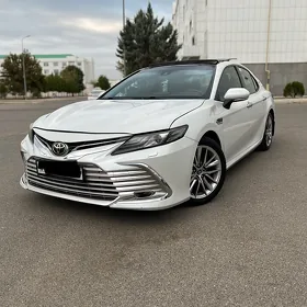 Toyota Camry 2024