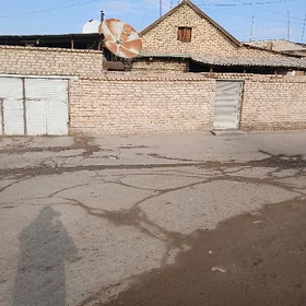 Ýaşaýyş jaýy satylýar!