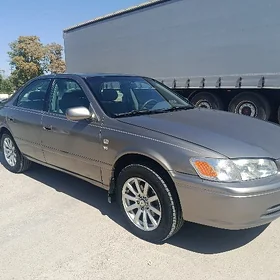 Toyota Camry 2000