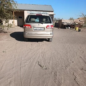Toyota Sienna 2002