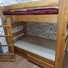 кровать