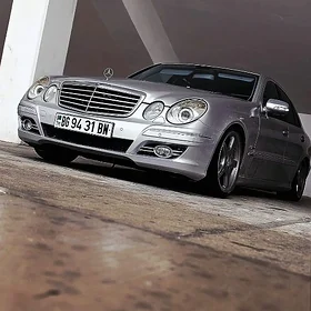 Mercedes-Benz E320 2005