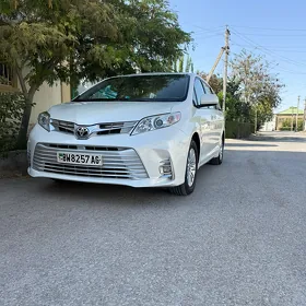 Toyota Sienna 2017
