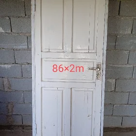 Satlyk aýna gapy