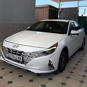 Hyundai Elantra 2022