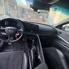 Hyundai Elantra 2022