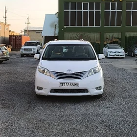 Toyota Sienna 2010