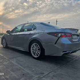 Toyota Camry 2021