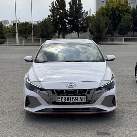Hyundai Elantra 2022