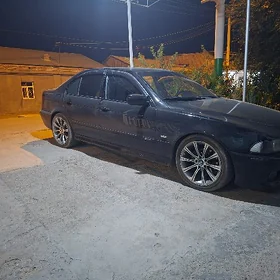 BMW E39 1999