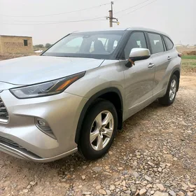 Toyota Highlander 2021