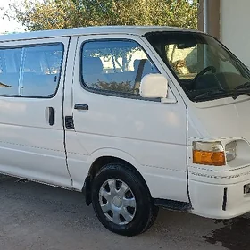 Toyota Hiace 2000