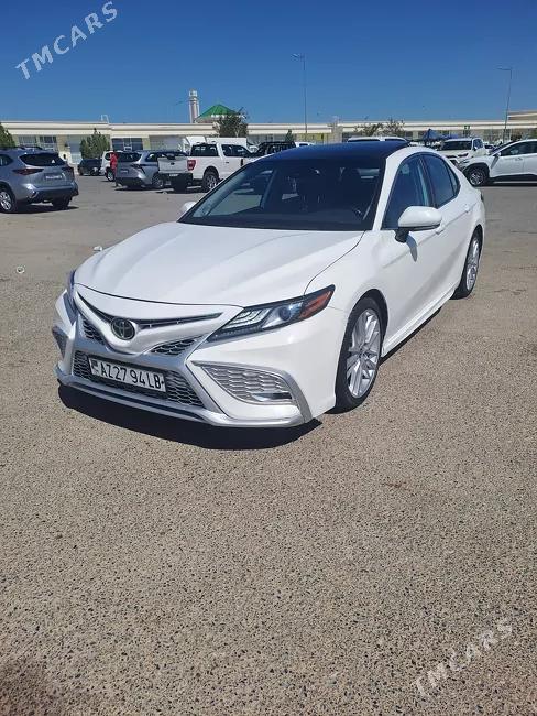 Toyota Camry 2021 - 1
