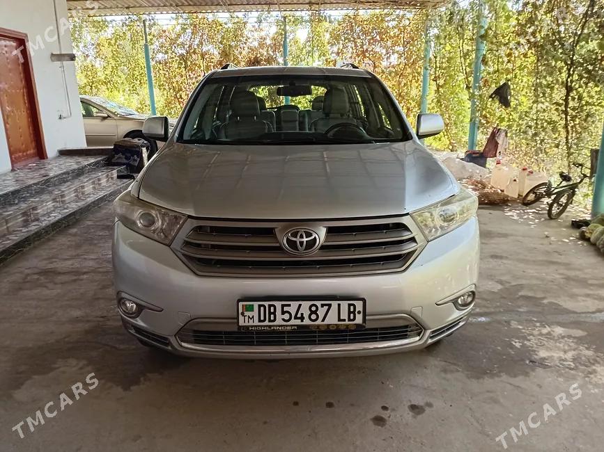 Toyota Highlander 2011 - 1