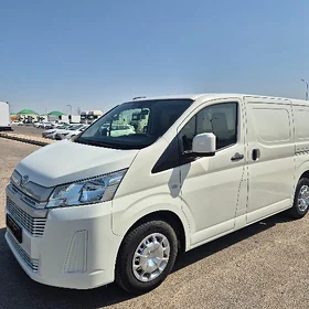 Toyota Hiace 2022