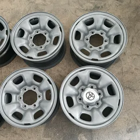 Hilux diska R15