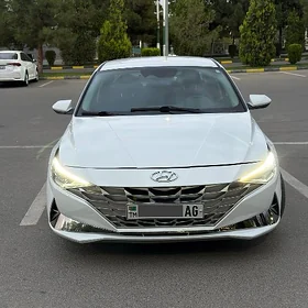Hyundai Elantra 2022