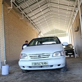Toyota Sienna 2002