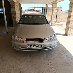 Toyota Camry 2000