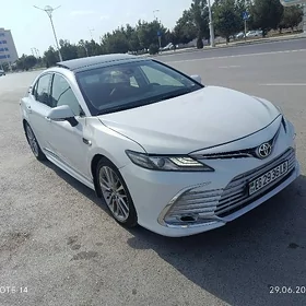 Toyota Camry 2021