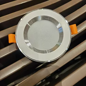 Spot led 3 renkde yanya