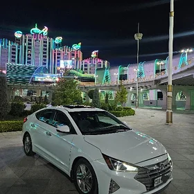Hyundai Elantra 2019