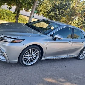 Toyota Camry 2024