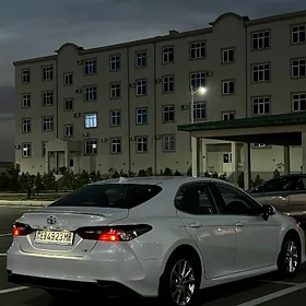 Toyota Camry 2022