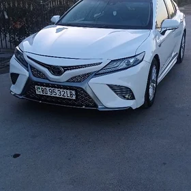 Toyota Camry 2018