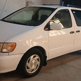 Toyota Sienna 2002