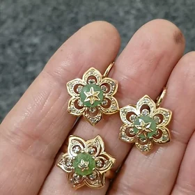Gyzyl kamplekt