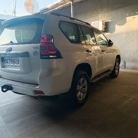 Toyota Land Cruiser Prado 2023
