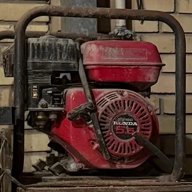 Generator benzinda işleýär