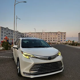 Toyota Sienna 2022