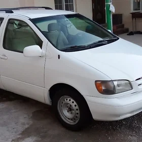 Toyota Sienna 1998