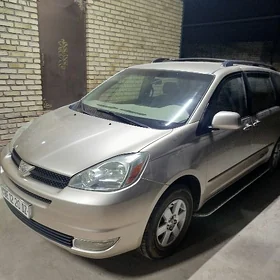 Toyota Sienna 2004