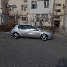 Opel Signum 2003