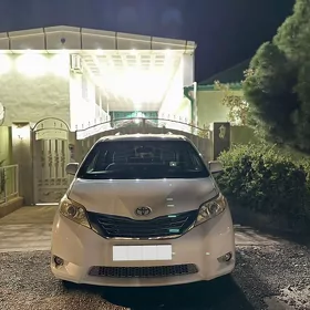 Toyota Sienna 2016