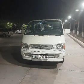 Toyota Hiace 2003