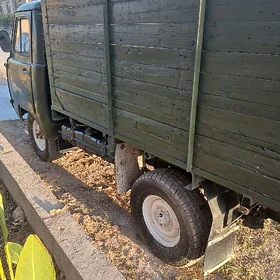 UAZ Profi 1983