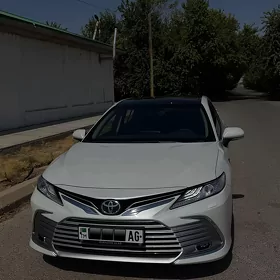 Toyota Camry 2024