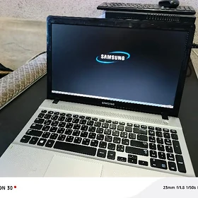 Samsung i3 noutbuk