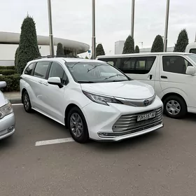 Toyota Sienna 2021