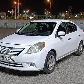 Nissan Versa 2013