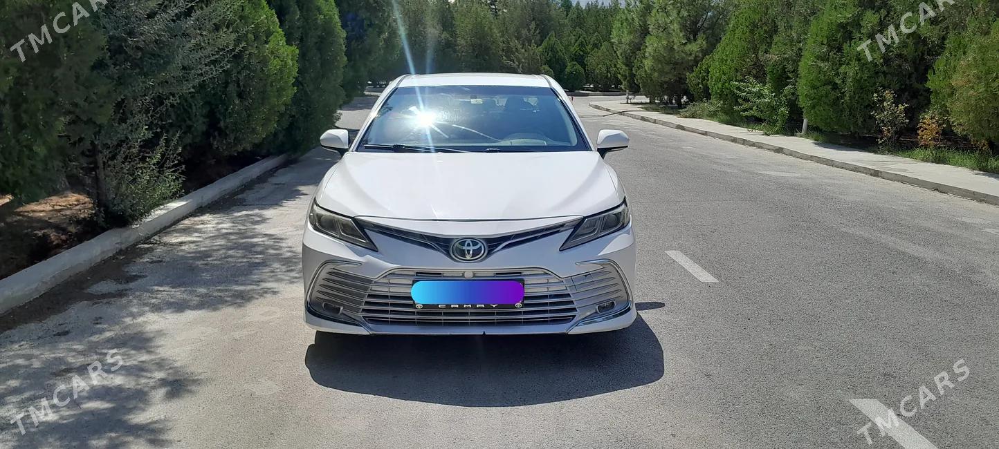 Toyota Camry 2019 - 1