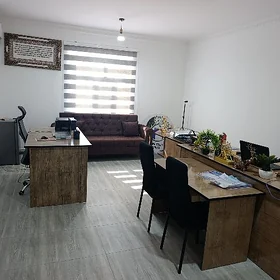 Iş yeri ofis ucun