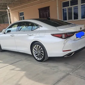 Lexus ES 2023