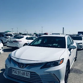 Toyota Camry 2021